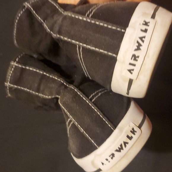 Airwalk size 4 - Picture 2 of 5
